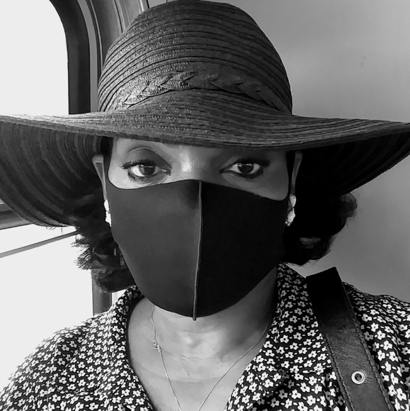 Meet your Posher, Theresa - Picture 2 of 3